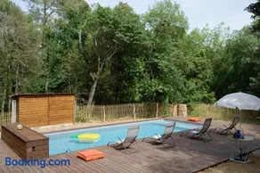 Petit Gîte familial au Domaine de Valmont - Image 1