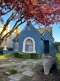 Elmshade Villa in Vancouver South - Image 1