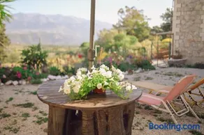 Maria's Serene Countryside Retreat - Image 4