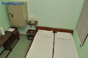 VALLI HOTEL - Image 1