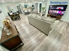 Charming renovated home with jetted tub/king beds - Image 1