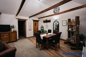 One bedroom converted barn - entire property - Image 5