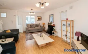 Two bedroom townhouse in the heart of Dungarvan - Image 2