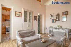 Traditional House - Image 4