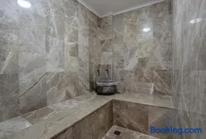 Luxury Villa Heated Pool & Spa - Image 4