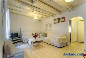 Central House - Image 1