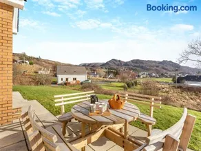 Bramble Cottage - Image 2
