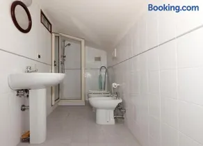 Luxury Mountain Villa with Pool & Beautiful Views in Puglia - Image 2