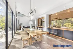 Riverfront Alpine Retreat - Mt Buller Gateway - Sleeps 10 - Image 2