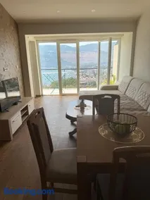 Herceg Novi Sunny Hill Apartment - Image 4