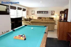 Topridge Townhome 3BR, 4BA with Hot Tub, Ski On Ski Off, Mountain Views and Sports Center - Image 3