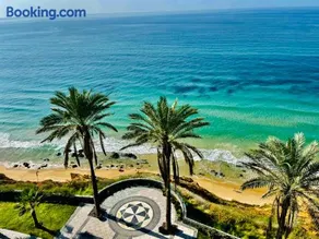 Blue in the sea - Image 5