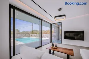 Villa Evi & Villa Eugenia - 3BD Luxury Villas by Temma Villas - Image 3