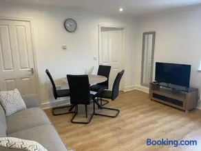 Modern The Mews Apartment - Image 1