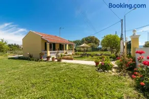 Teta's Holiday Home - Image 1