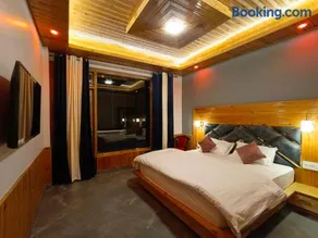 Woodstone Homestay & Pahadi Swad Cafe - Image 3