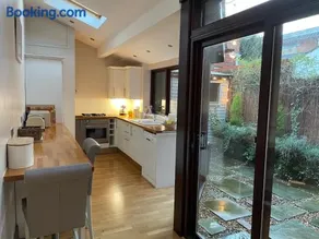 Stable Cottage Lytham - Image 1