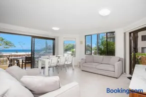 Absolute beachfront apartment - Image 4