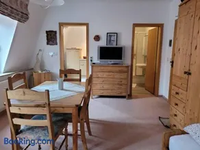Jena Paradies - Image 1