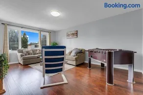 Spacious Main-Floor Bungalow Near South Common - Image 1