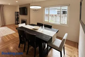 Modern, Renovated 5b/3ba near Apple, Kaiser - Image 2