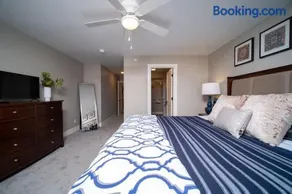 Spacious 2 bed Condo with Office - Image 4