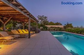 Villa Charlotte for 14 persons with 73m2 Pool near Poreč - Daily Housekeeping & Breakfast Service - Image 2