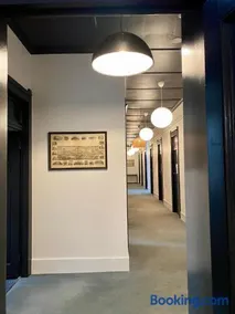 Tattersalls Hotel - Image 2