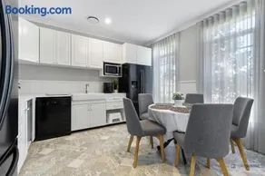 New Haven - Eiffel Tower Suite - Image 1