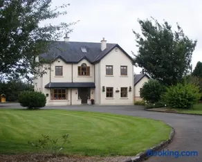 Corcoran's Lodge - Image 3
