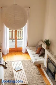 VYTINA LOFTS - Cozy 2-Level Loft Apartments with Fireplace & Mountain Views - Image 3