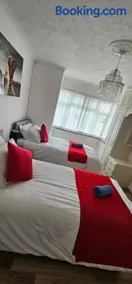Contractors Home from Home - Image 3