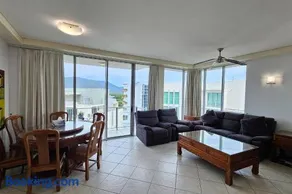 Waterfront Sub-Penthouse Apartment in City Centre - Image 4