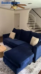 Cozy Blissful 2BR Near Downtown Houston & Med Center - Image 1
