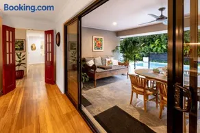 Peaceful Tropical Oasis Central Coolum Beach Dog friendly - Image 3