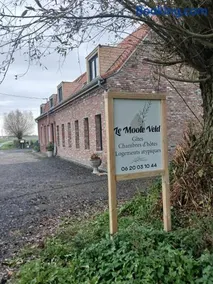 Le Moole Veld - Image 1