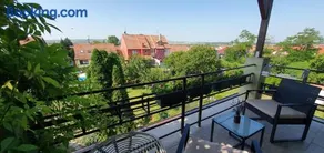 Nejklidnější spánek s vyhlídkou výhradně pro nekuřáky - VISTARIA - Na Hradbách 5 - Image 2
