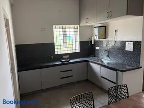 Chandran Apartments - Image 3