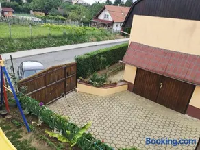 Karos Centrál Apartmanház - Image 4