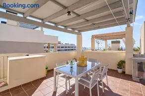 Amplio Ático De 2 Habitaciones - Image 5