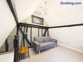 NEW High Street by Signature Stays - 2 Bedroom - Modern - Image 4