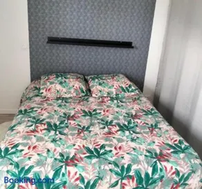 Petite maison avec cour - Image 3