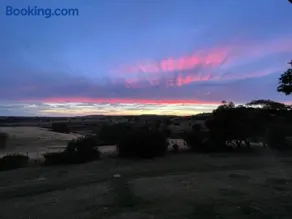 Peaceful FarmHouse stay next to Bacchus Marsh Town - Image 2