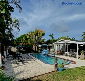 Pool House Resort heated swimming pool private duplex - Image 4