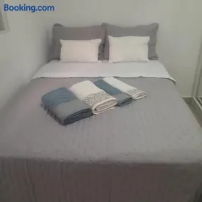 Secret Garden Bedroom - Image 3
