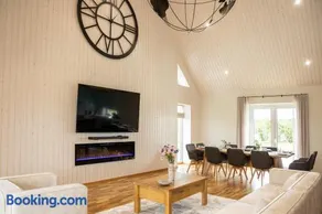 Seaside Villa - luxury home with sea views - Image 4