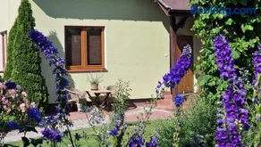 "Jabłonie i grusze" Nice home in a big garden with sauna and wifi - Image 1