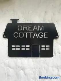 Dream Cottage - Image 2