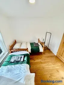 Beautiful Modern 2 Bed house combined with a vintage feel near Central Cambridge Sleeps 4 - Image 2