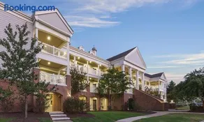 CW Governor's Green Four 2BR Suites Sleeps 32 - Image 1